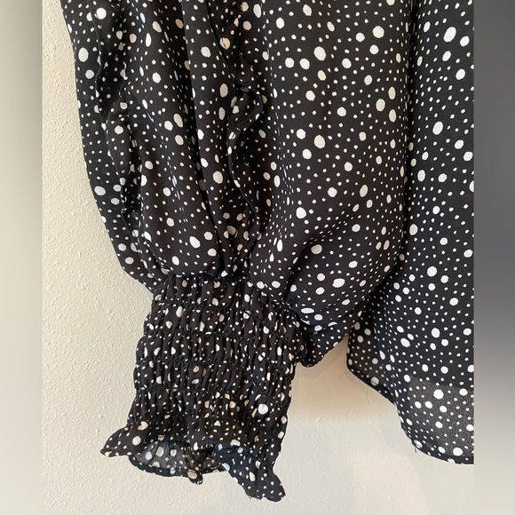 Max Studio Blouse Top Medium Polka Dot Black White Ruffles Smocked Lightweight - Picture 4 of 7